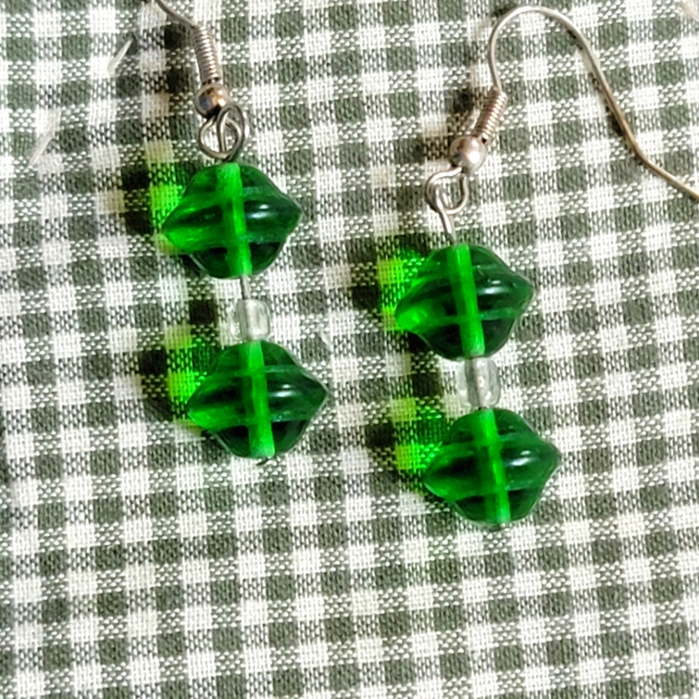 🍃 Dangle Beaded Earrings - Picture 1 of 5